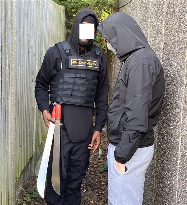 披甲持刀的英国Teenager 比剃刀党更凶险!