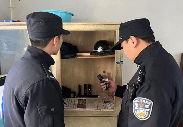 本溪:木盂子治安办开展护航开学季,筑牢“安全墙”活动 本溪:木盂子治安办开展护航开学季,筑牢“安全墙”活动